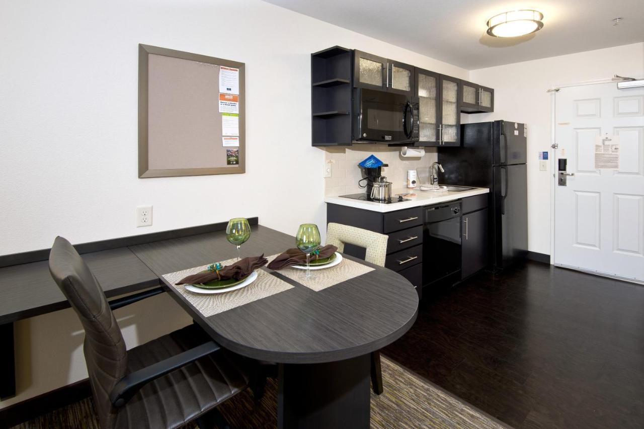 Candlewood Suites Greeley By Ihg Eksteriør billede